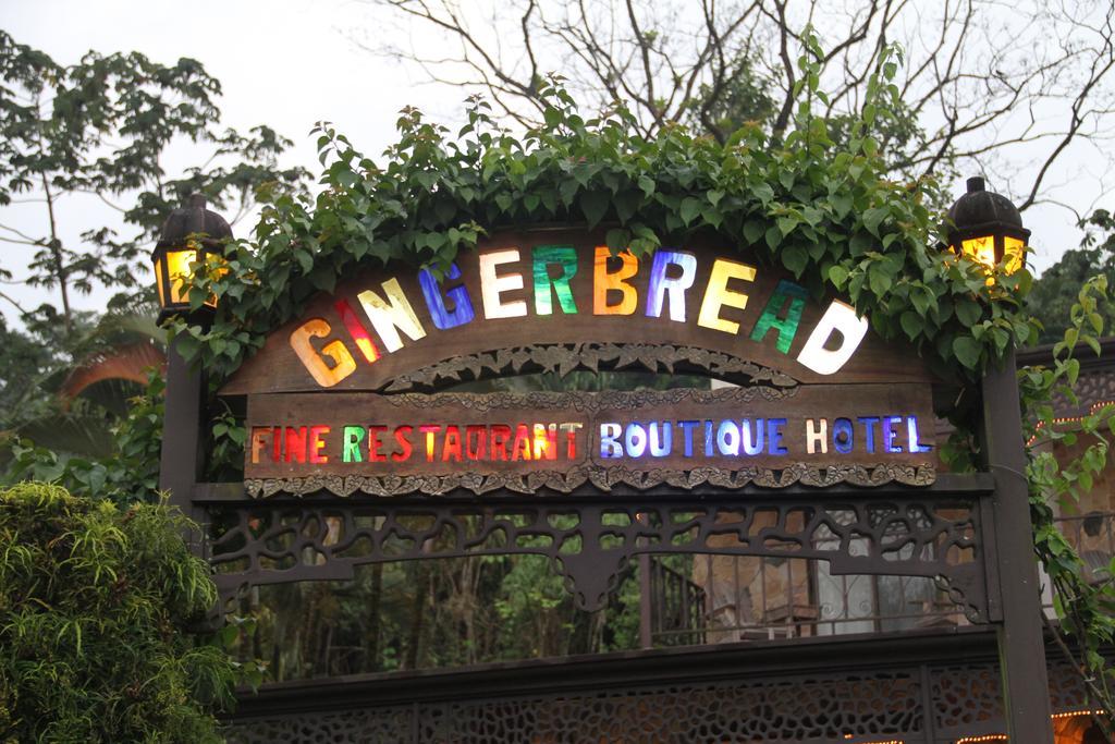 נובו ארנל Gingerbread Restaurant & Hotel מראה חיצוני תמונה