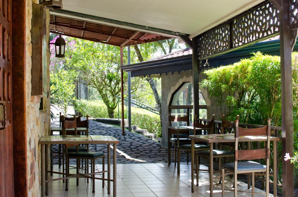 נובו ארנל Gingerbread Restaurant & Hotel מראה חיצוני תמונה