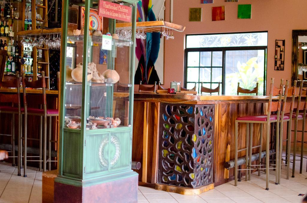 נובו ארנל Gingerbread Restaurant & Hotel מראה חיצוני תמונה